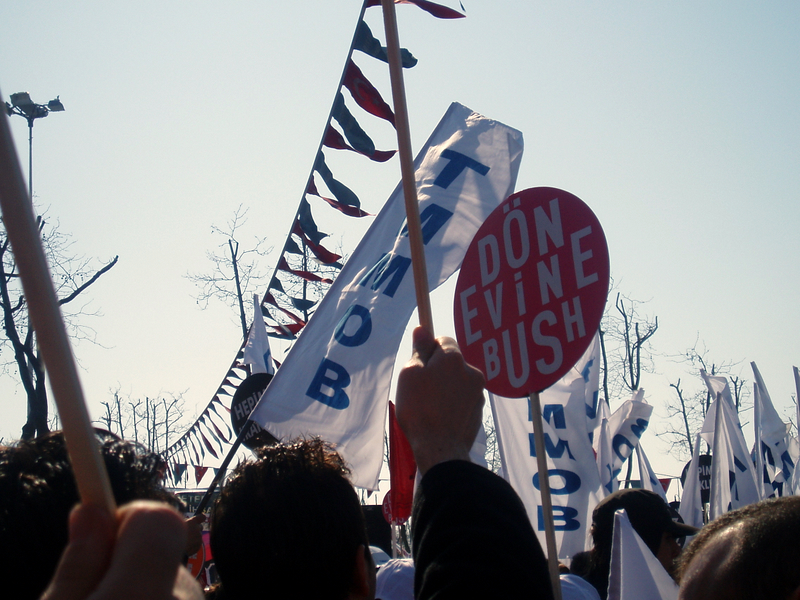 IRAK İŞGALİNE KARŞI MİTİNG