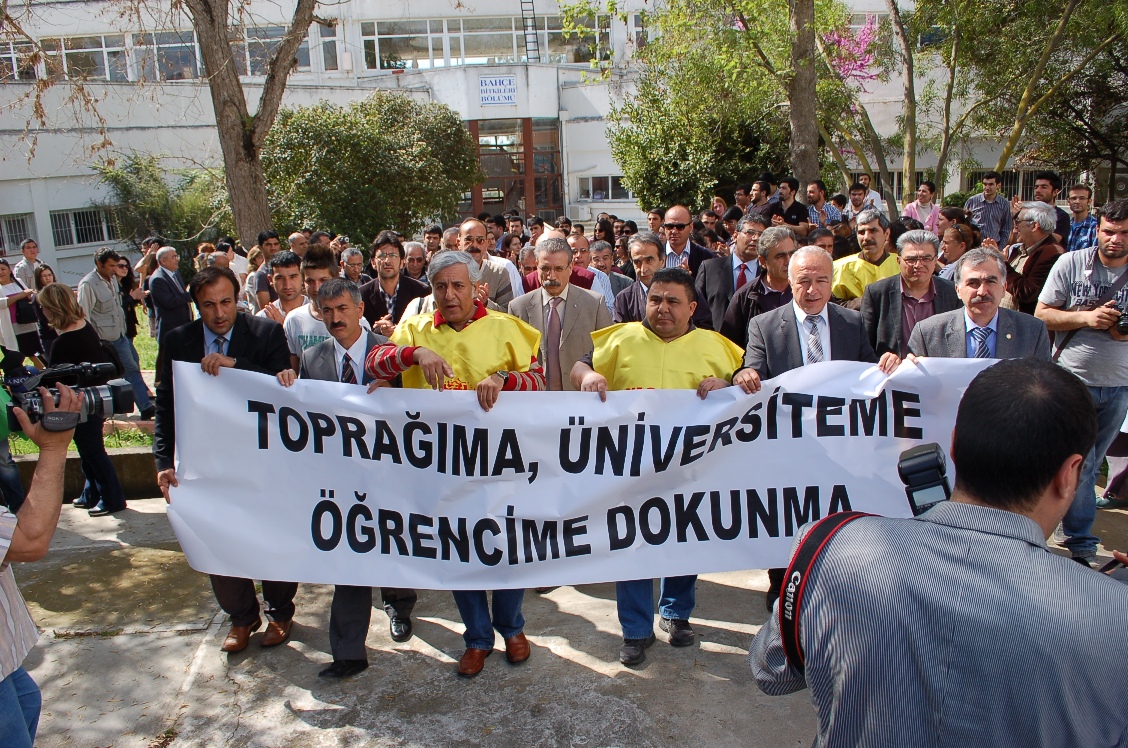 TOPRAĞIMIZA, ÜNİVERSİTEMİZE, ÖĞRENCİMİZE, ÜLKEMİZE SAHİP ÇIKIYORUZ