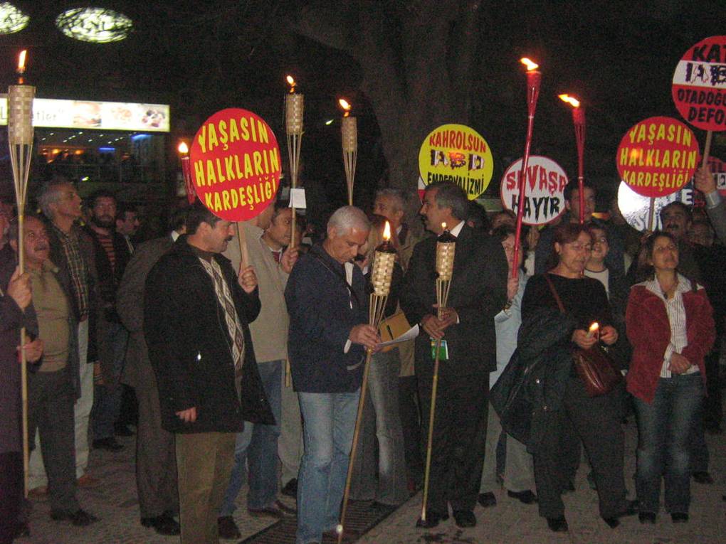 BİR IŞIK YAK, BİR SES VER!