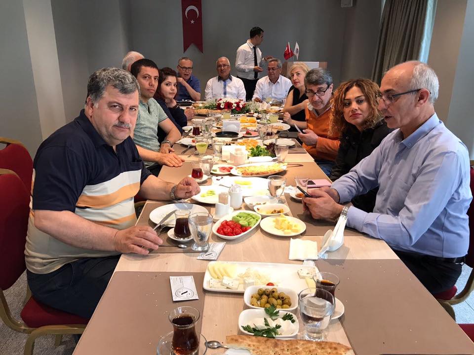 ULUSAL BASINIMIZDAN GAZETECİLERLE KAHVALTI