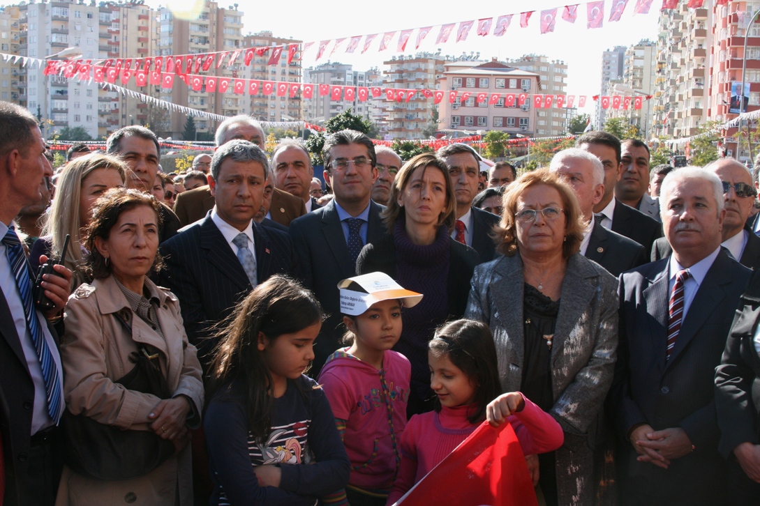 AKIN ÖZDEMİR PARKI VE ANITI AÇILDI