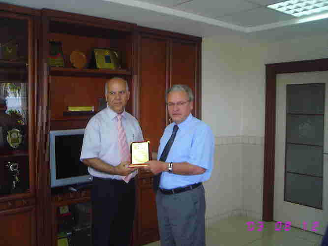 TİCARET VE SANAYİ ODASI BAŞKANI KADRİ ŞAMAN'ZİYARET EDİLDİ VE PLAKET VERİLDİ