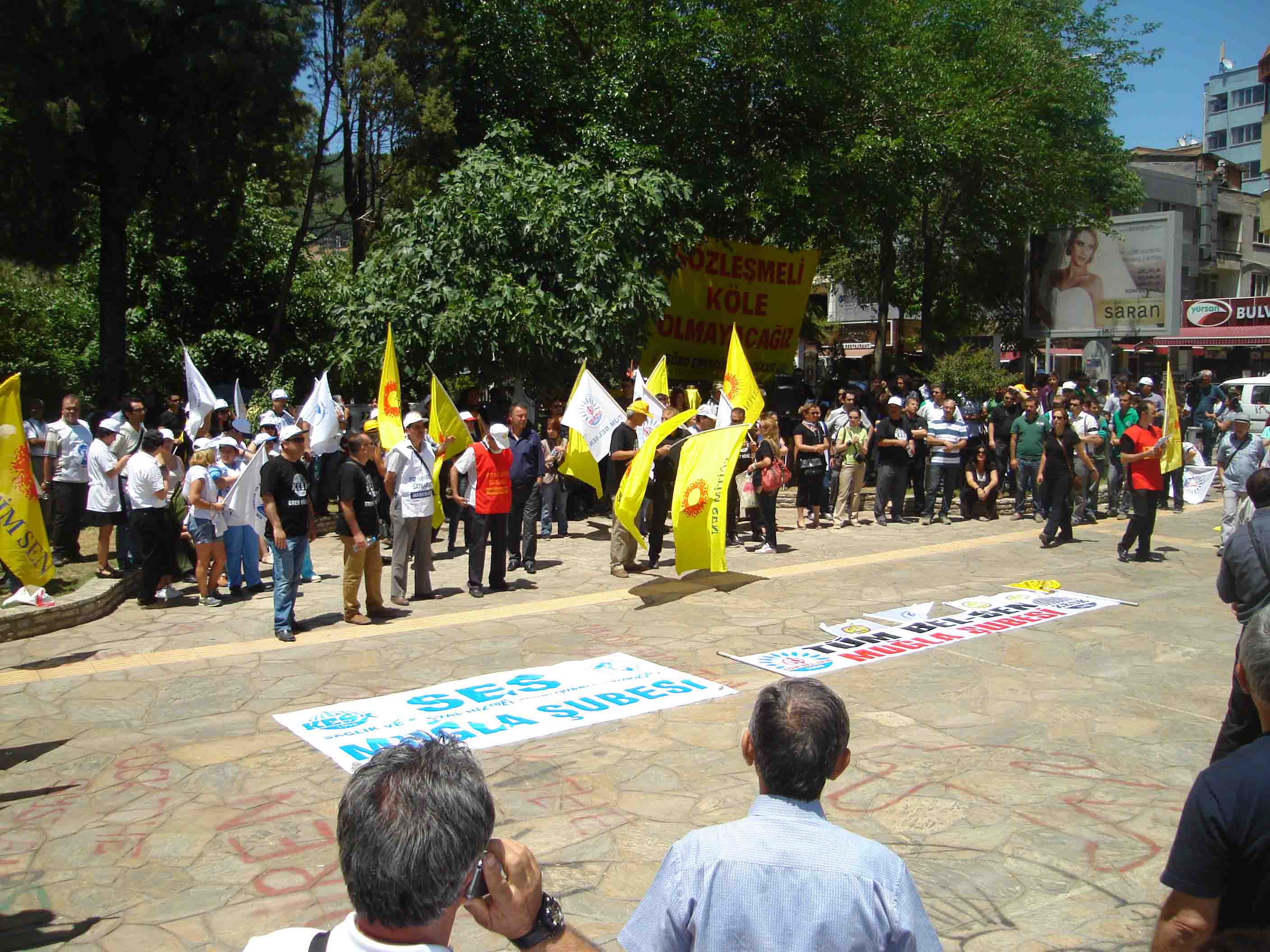 KESK GREVİNE DESTEK VERDİK