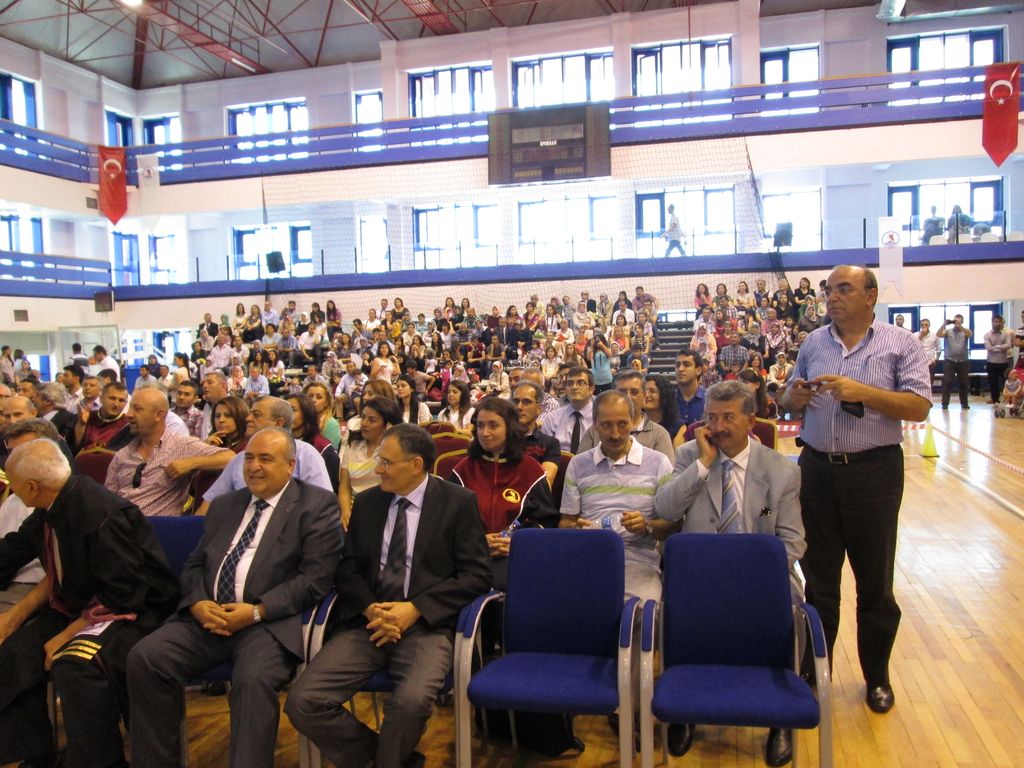 ZİRAAT FAKÜLTESİNDE MEZUNİYET SEVİNCİ