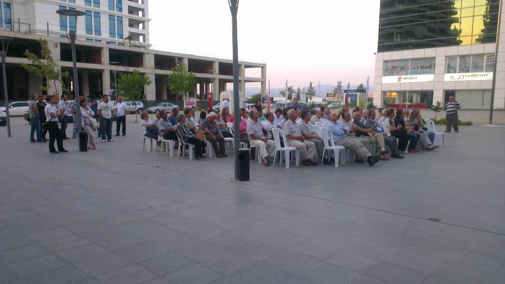 TEOMAN ÖZTÜRK`Ü ANMA ETKİNLİĞİ VE TMMOB TORBA YASA HAKKINDA FORUM GERÇEKLEŞTİRİLDİ