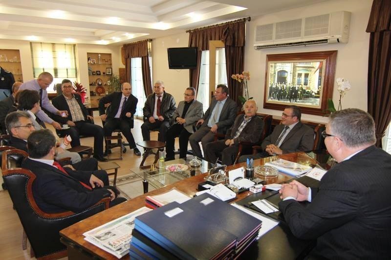 KIRKLARELİ BELEDİYE BAŞKANINA KAMU ÇALIŞANLARININ ZİYARETİ