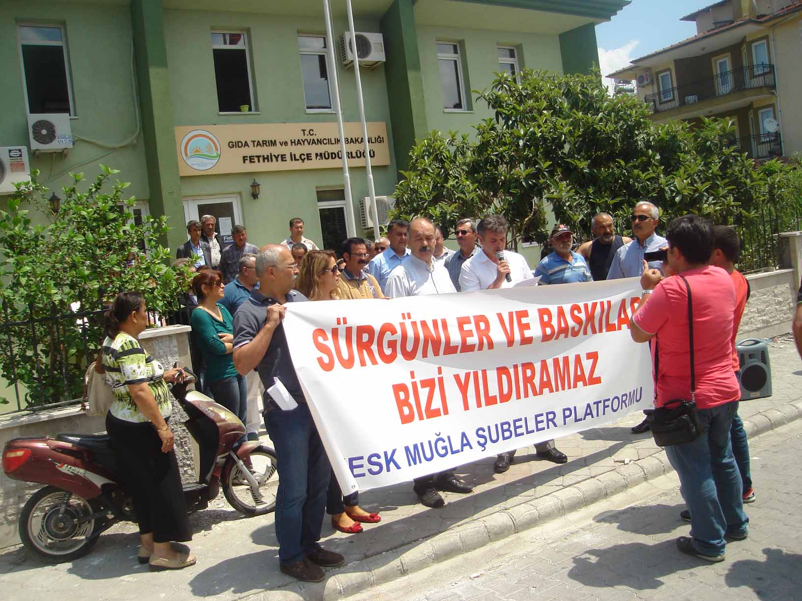 SÜRGÜNLER VE BASKILAR BİZİ YILDIRAMAZ