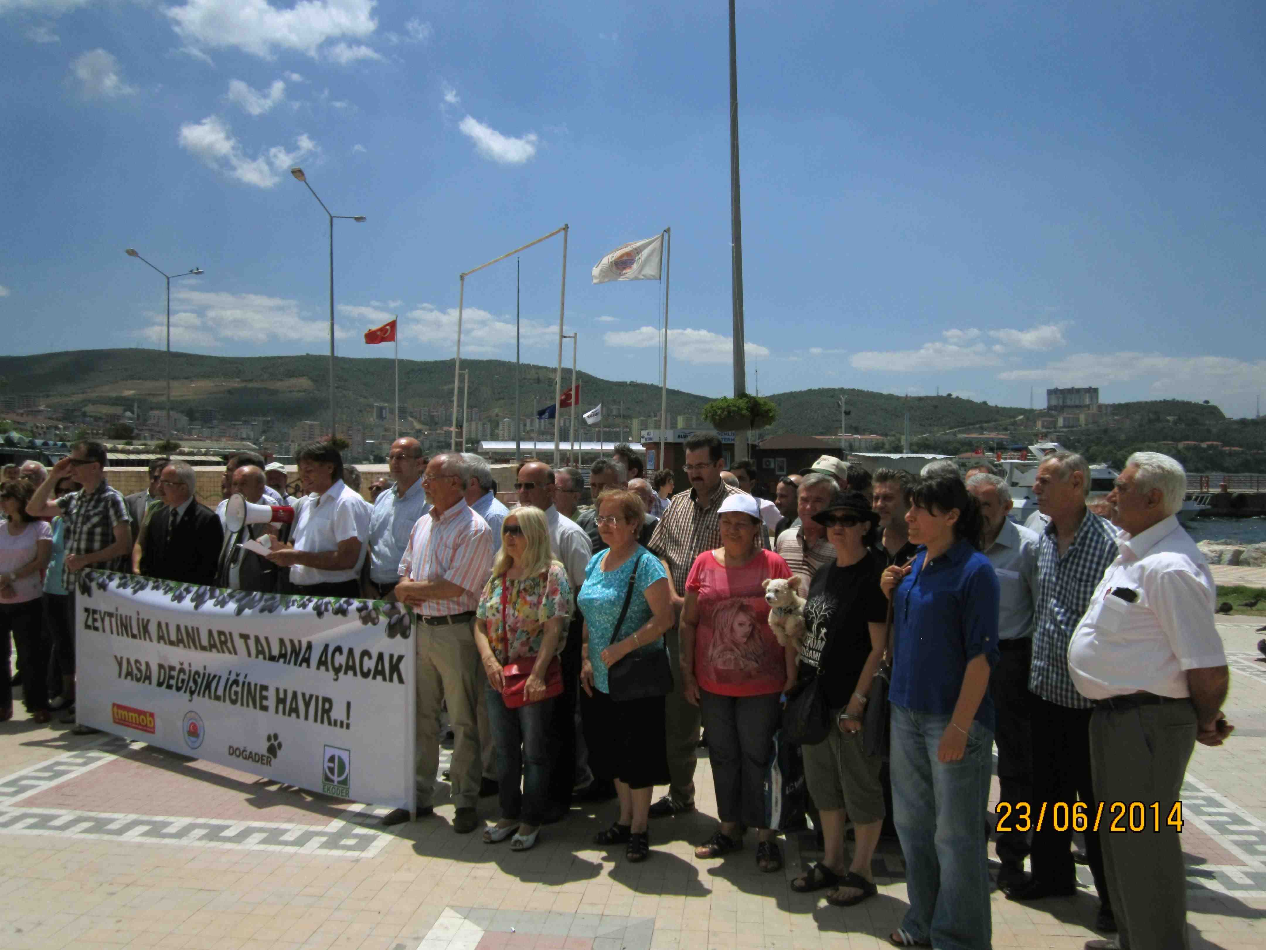 ZEYTİNLİK ARAZİLERİN TALAN YASASINA HAYIR !