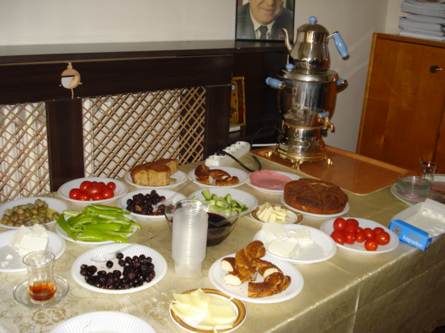 ZİRAAT MÜHENDİSİ KADIN ÜYELERİMİZLE KAHVALTIDA BULUŞTUK