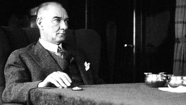 ATATÜRK`ÜN VASİYETİ KAYBOLDU!