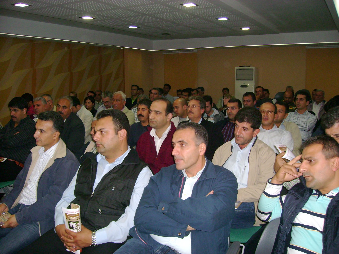 BİTKİ KORUMA ÜRÜNLERİNİN TOPTAN VE PERAKENDE SATILMASI İLE DEPOLANMASI HAKKINDA YÖNETMELİK HAKKINDA TOPLANTI YAPILDI.