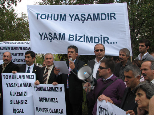 TOHUMCULUK YASASI TASARISINA KARŞI, TBMM ÖNÜNDE BASIN AÇIKLAMASI YAPILDI