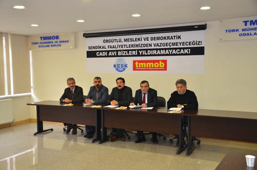 TMMOB-KESK: ÖRGÜTLÜ, MESLEKİ VE DEMOKRATİK SENDİKAL FAALİYETLERİMİZDEN VAZGEÇMEYECEĞİZ!
