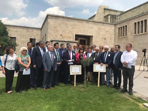 ZEYTİNLİKLERİMİZİN VE MERALARIMIZIN RANTA VE TALANA AÇILMASINA HAYIR