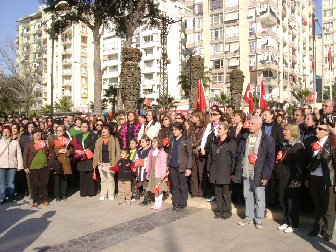 KARANLIĞA GEÇİT VERMEYECEĞİZ!