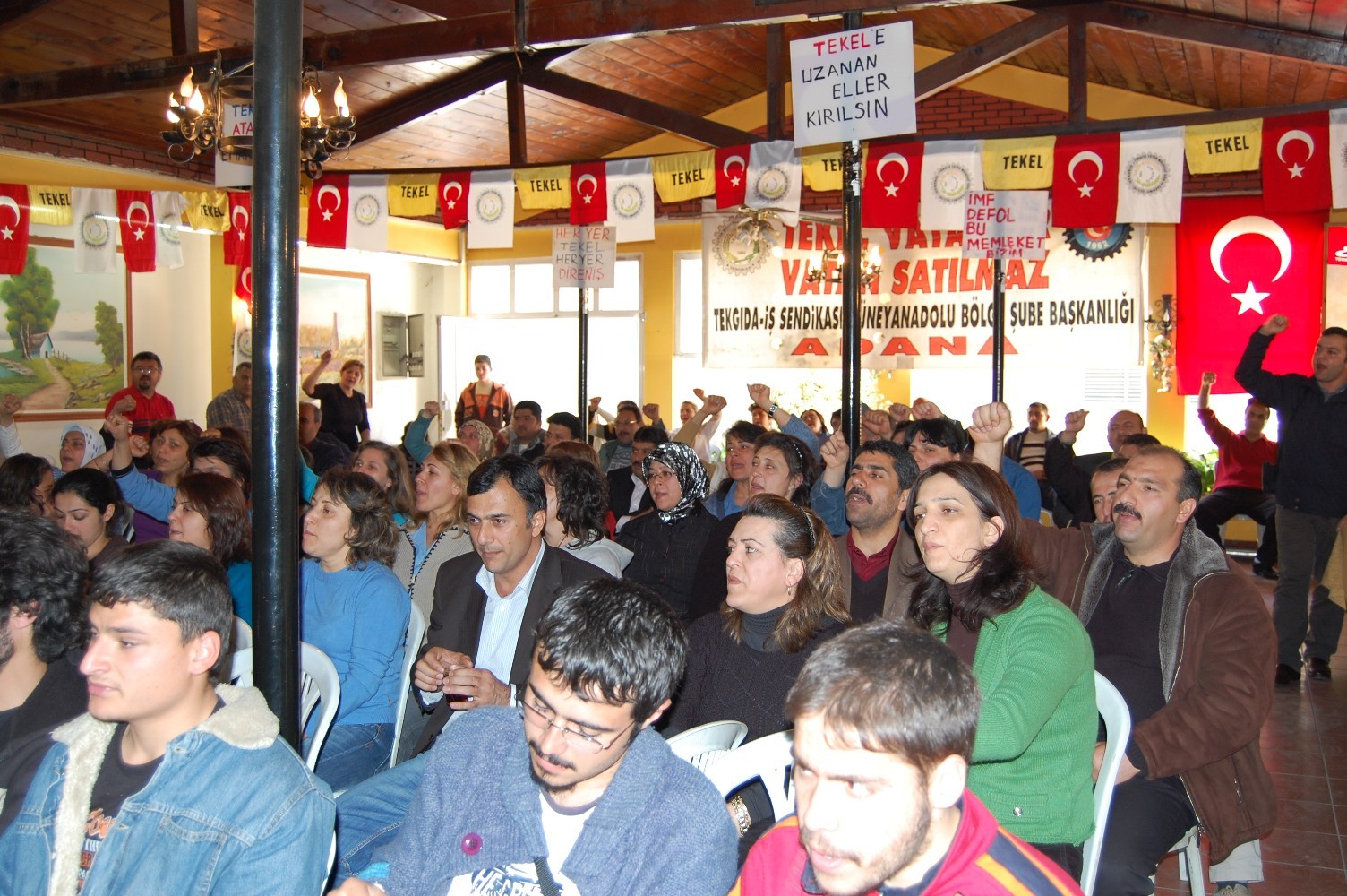 ZAFER, FABRİKASINA SAHİP ÇIKAN TEKEL İŞÇİSİNİN OLACAK