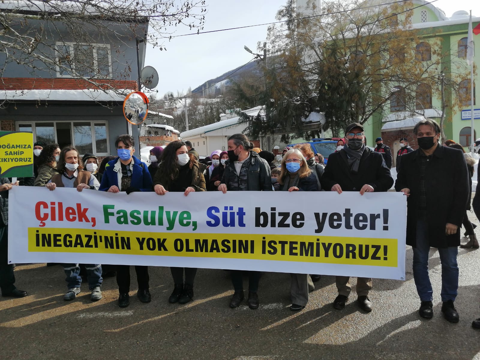 İNEGAZİ VE ÇEVRE KÖYLÜLERİ ÇED HALKI BİLGİLENDİRME TOPLANTISINI YAPTIRMADI 