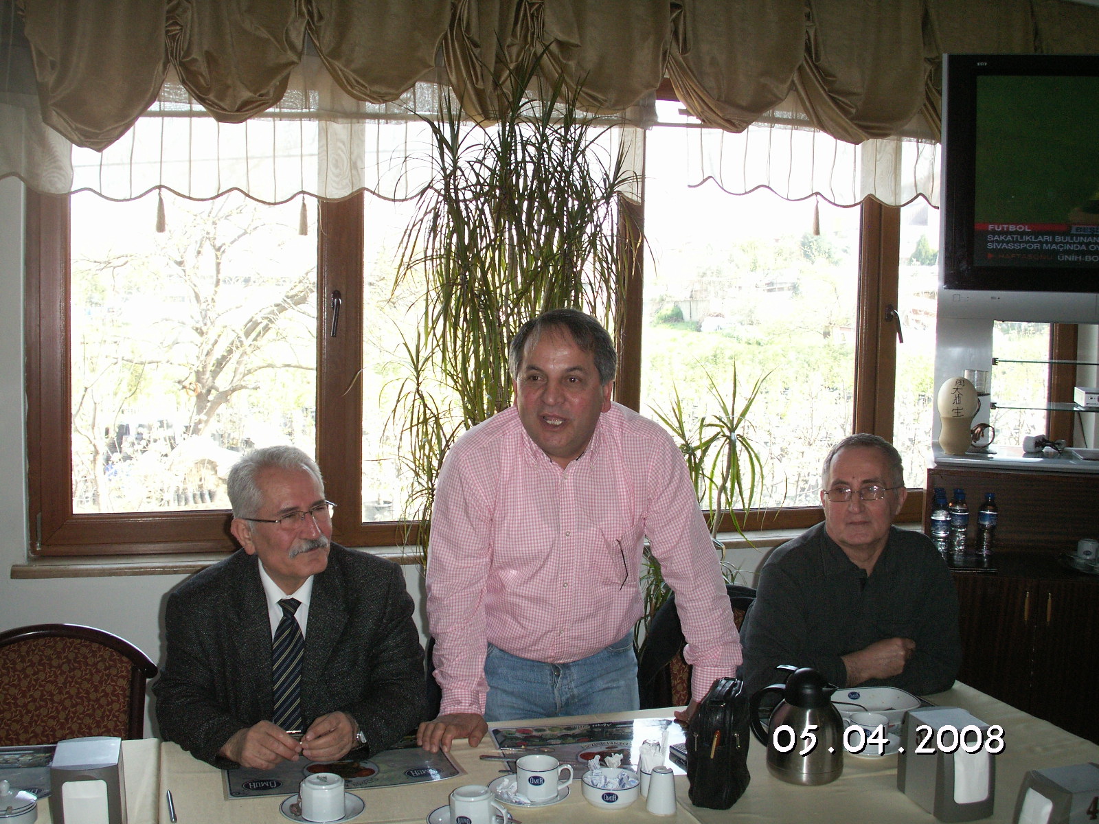 EMEKLİ MESLEKTAŞLARIMIZLA SABAH KAHVALTISI YAPILDI