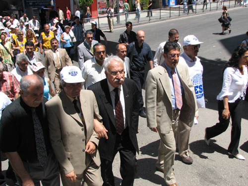 AOÇ İÇİN PROTESTO YÜRÜYÜŞÜ