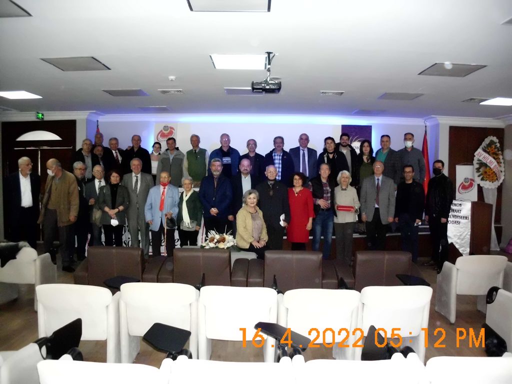 82 YILDIR SÖNMEYEN IŞIK KÖY ENSTİTÜLERİ PANEL