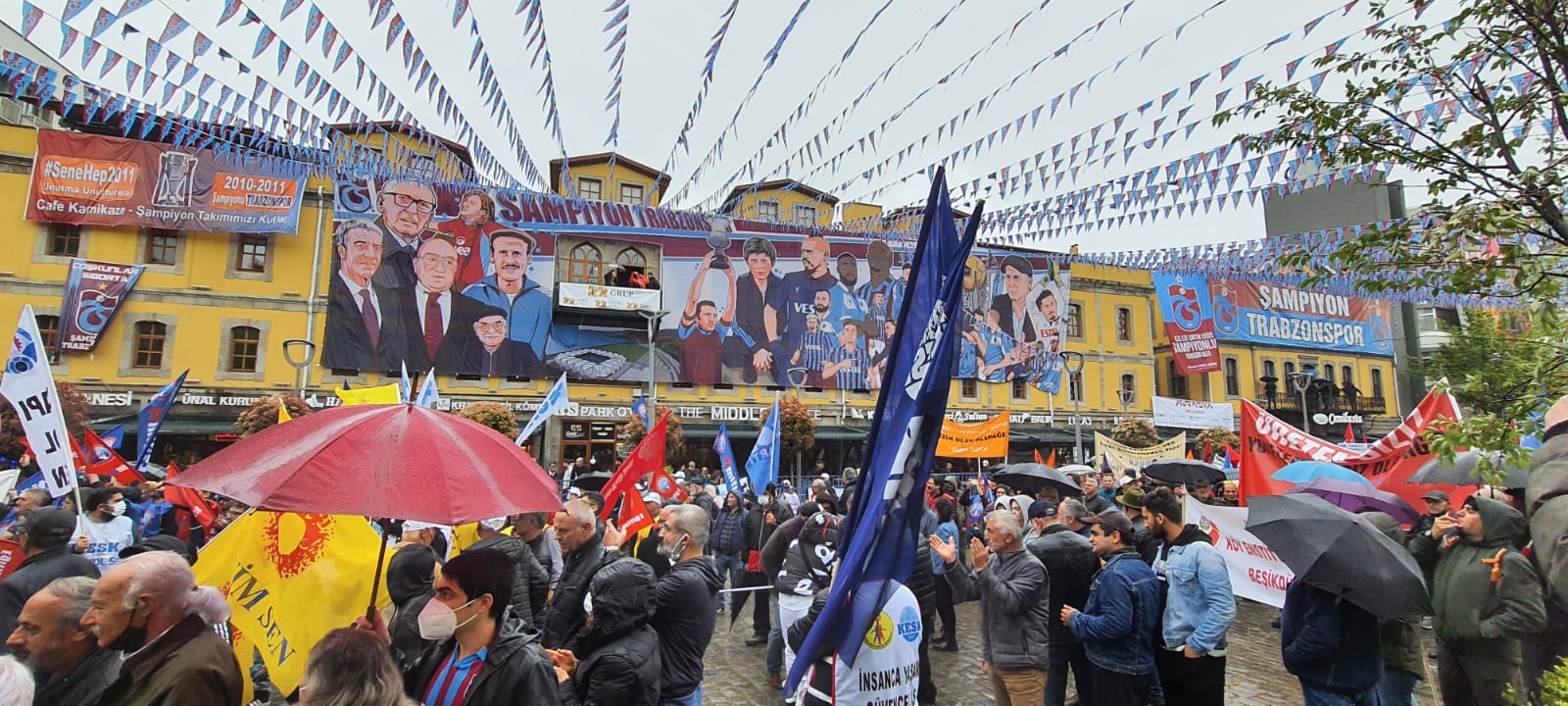 TRABZON'DA "1 MAYIS BİRLİK, MÜCADELE VE DAYANIŞMA GÜNÜ" MİTİNGİ