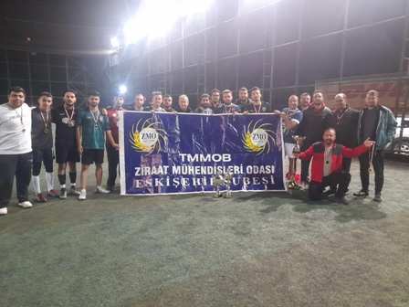 ESKİŞEHİR ŞUBESİMİZ TARAFINDAN DÜZENLENEN GELENEKSEL HALI SAHA FUTBOL TURNUVASI SONA ERDİ.