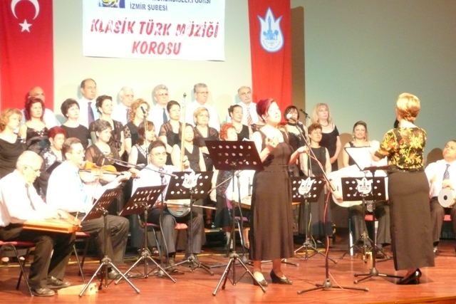 KLASİK TÜRK MÜZİĞİ KOROMUZ BAHAR KONSERİ YAPILDI

