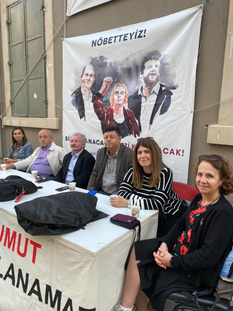 İZMİR ŞUBEMİZ ADALET NÖBETİ'NİN 194. GÜNÜNDE NÖBETİ DEVRALDI