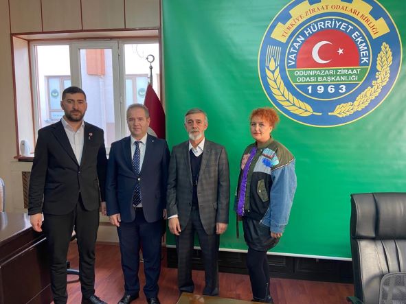 ESKİŞEHİR ŞUBESİ YÖNETİM KURULU OLARAK  ODUNPAZARI ZİRAAT ODASI BAŞKANI VE YÖNETİM KURULU'NU ZİYARET ETTİK....