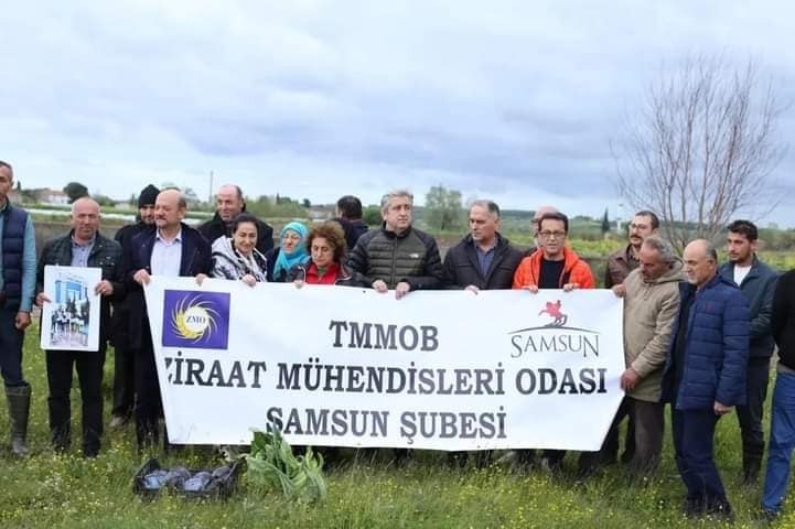 ANKA HABER AJANSI:BAFRALI ÇİFTÇİLER,SAMSUN BÜYÜKŞEHİR BELEDİYESİ`NİN HAL PROJESİNE TEPKİ GÖSTERDİ:"BU BÖLGE,SİT ALANINDA OLUP,DERE YATAĞI NİTELİĞİNDEDİR.İMARA AÇILMASI KESİNLİKLE DOĞRU DEĞİLDİR"-30 NİSAN 2023 