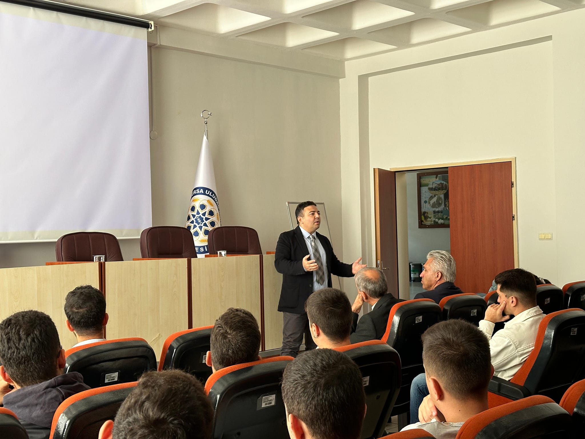 ZMO GENÇ İLE ÖZEL SEKTÖR TEMSİLCİLERİ BİR ARADA