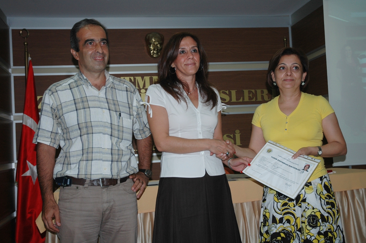 TARIM DANIŞMANLARI SERTİFİKALARINI TÖRENLE ALDI