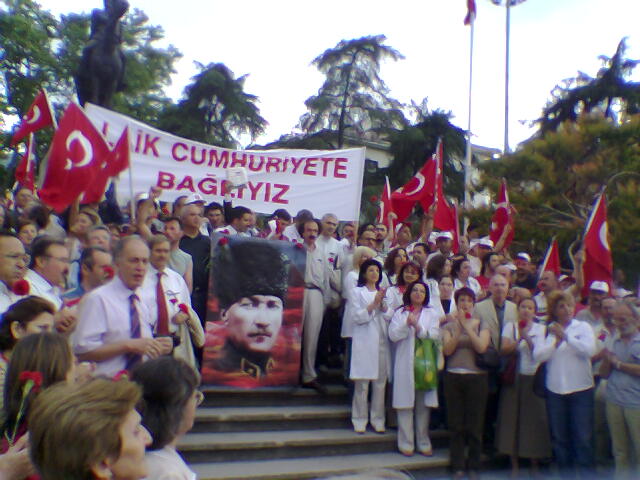 LAİK CUMHURİYETE BAĞLILIK YÜRÜYÜŞÜ